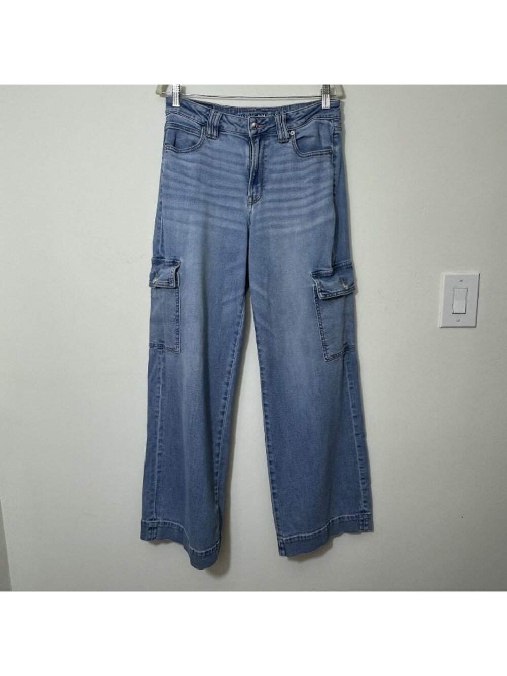 American Eagle Super High Rise Baggy Wide Leg Cargo Jeans Women’s Size 8